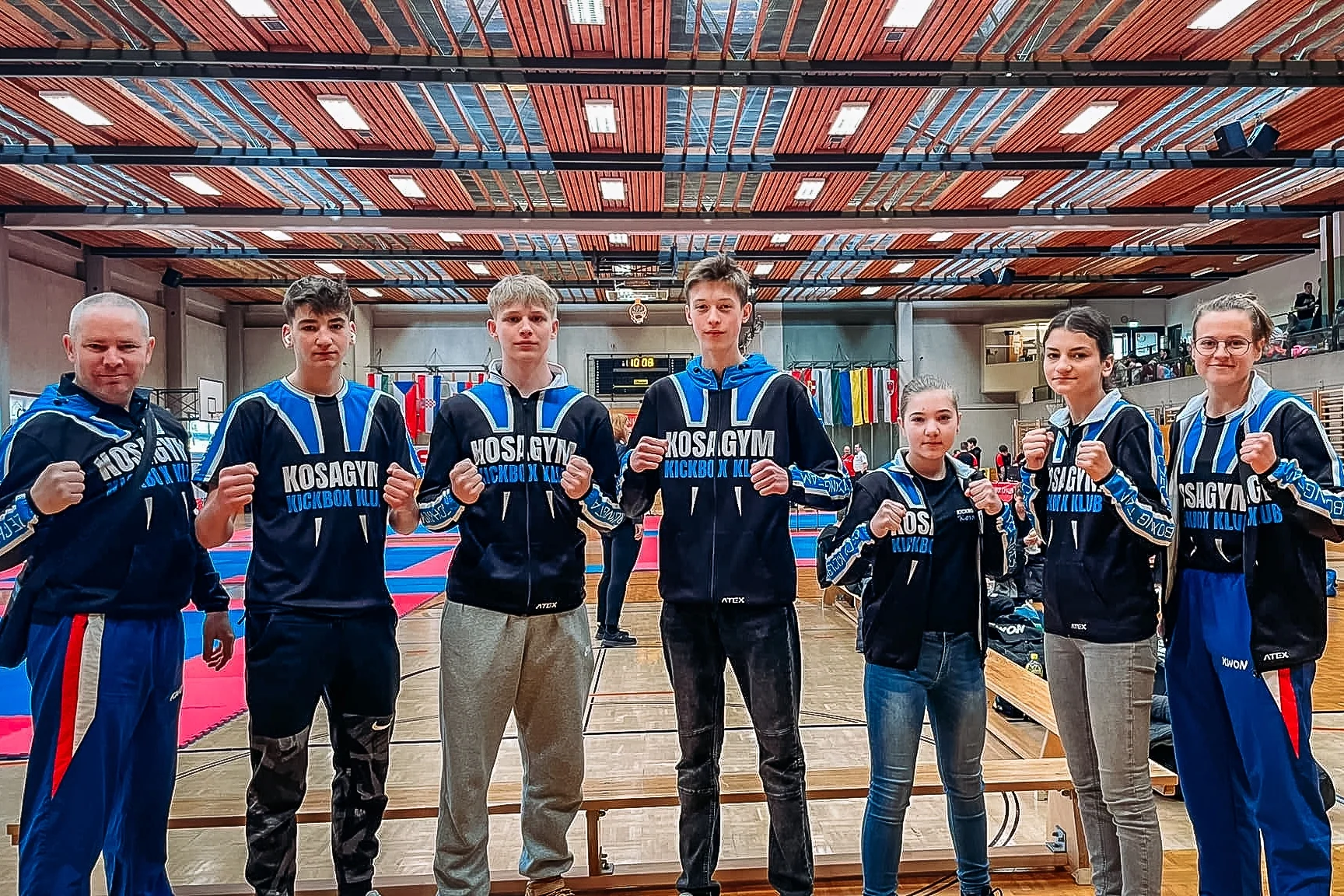 Kickboxeři a kickboxerky z kadaňského Kosagymu vezou 10 medailí z rakouské Junior Challenge