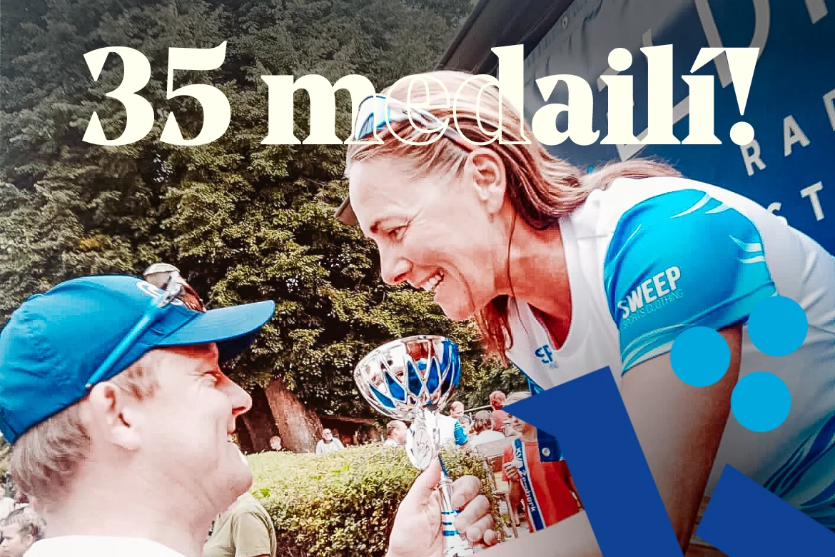 Kajak Klub převzal trofej z rukou olympijského vítěze Martina Doktora! Za poslední týden ho zdobí dalších 35 medailí